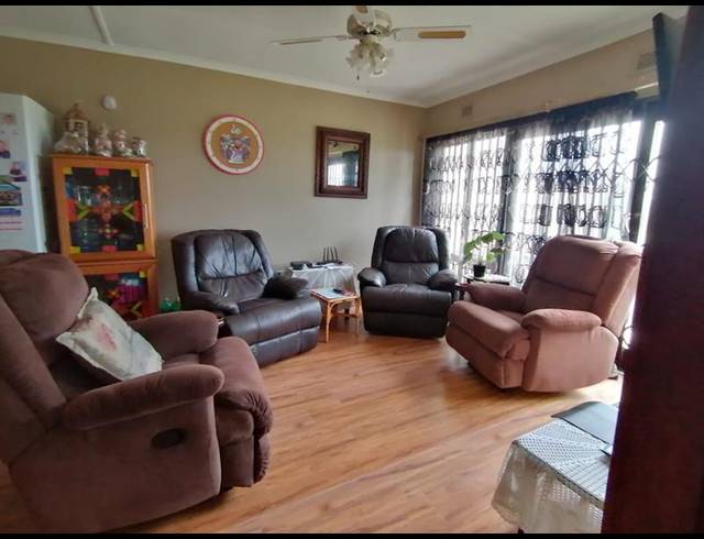 3 BEDROOM APARTMENT FOR SALE IN SCOTTBURGH SOUTH